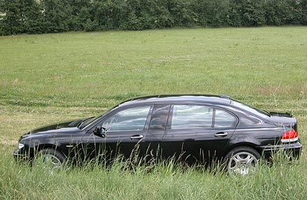 http://205207.online.fr/cars/BMW%20s%E9rie%207%20Limo%20-%20003%20(760Li%20-%20E66).jpg